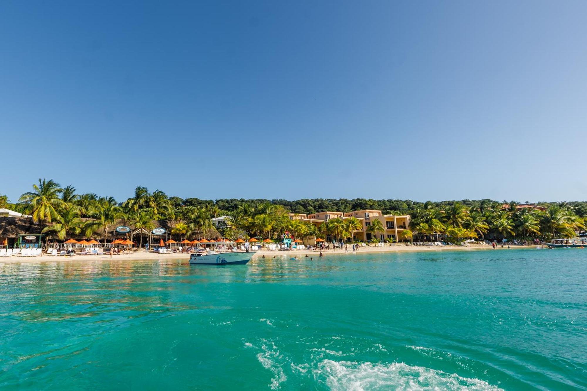 Paradise Beach Hotel & Resort West Bay Exterior foto