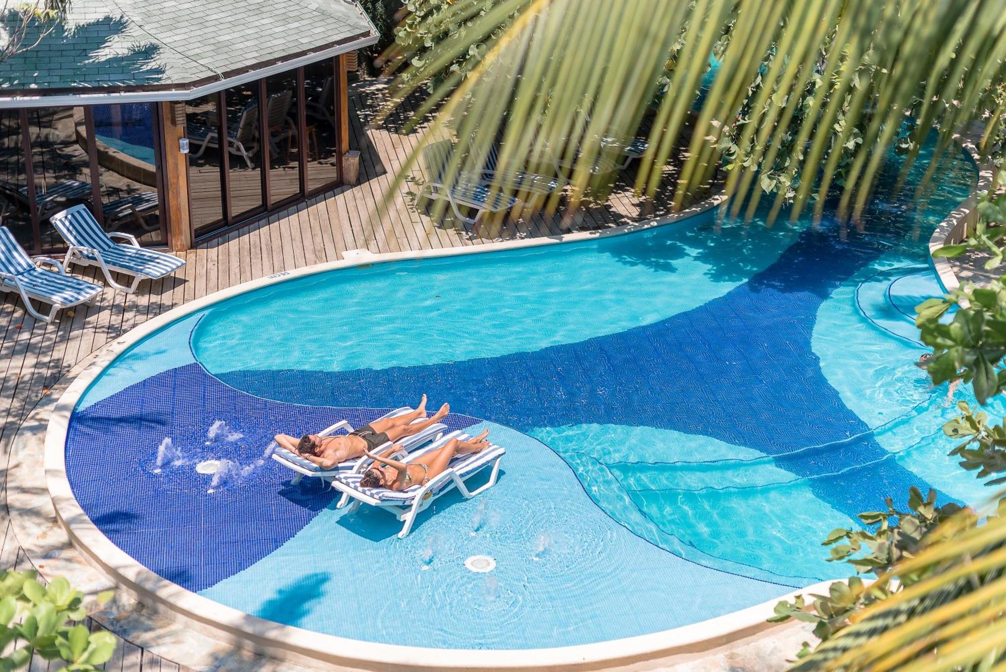 Paradise Beach Hotel & Resort West Bay Exterior foto