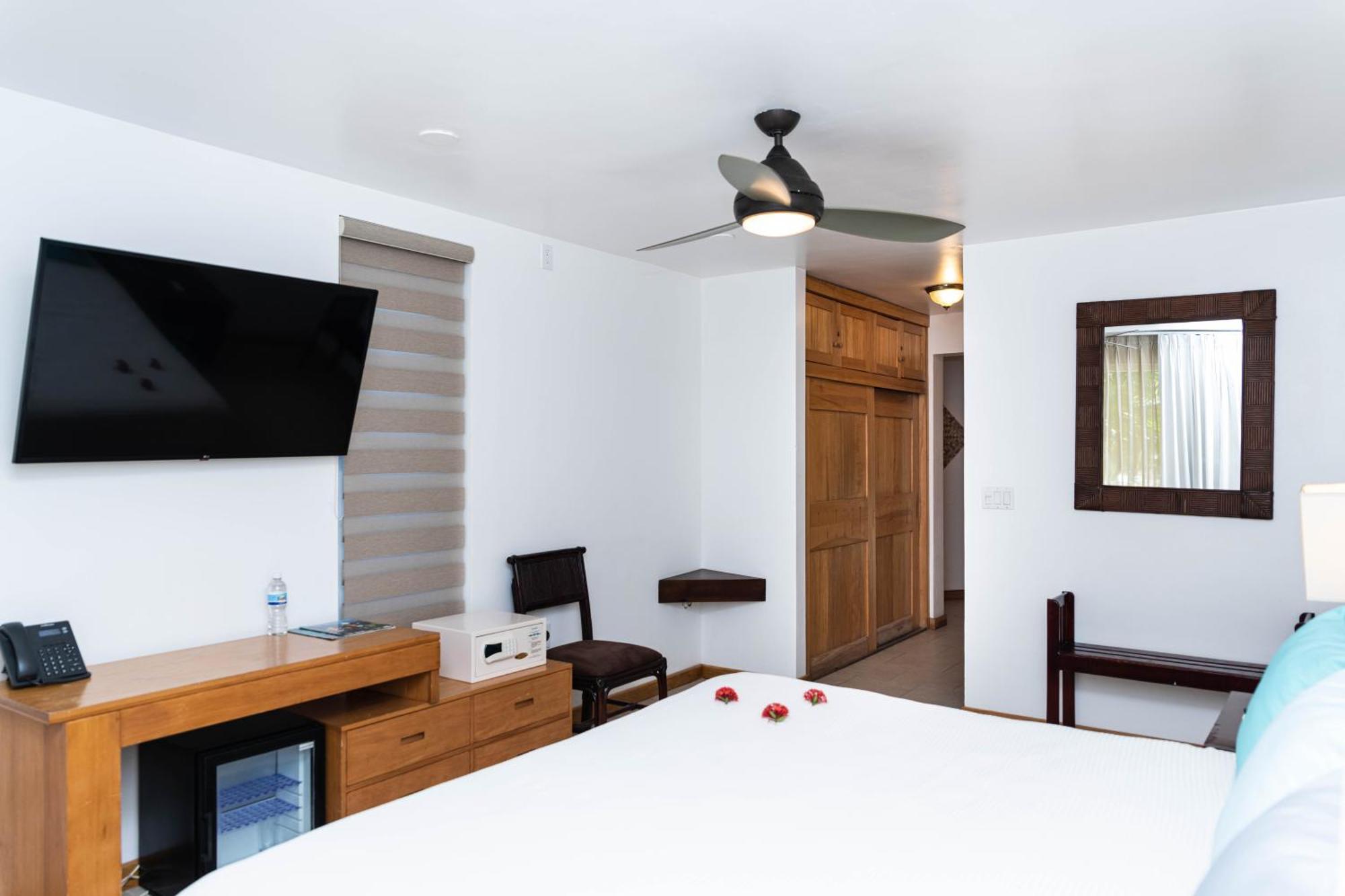 Paradise Beach Hotel & Resort West Bay Quarto foto
